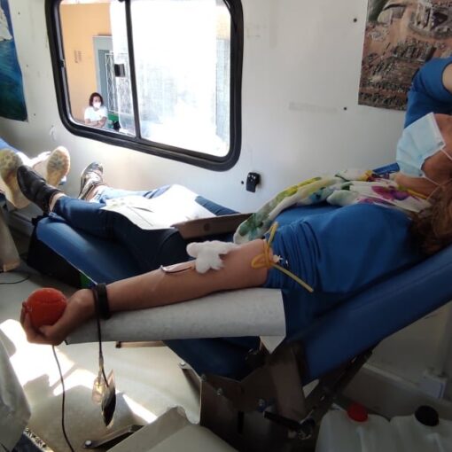 Διοργάνωση εθελοντικής αιμοδοσίας από το Ε.Ε.Ε.Ε.Κ. Βόλου και το 4ο Γυμνάσιο Ν. Ιωνίας